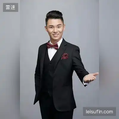 吴伟华